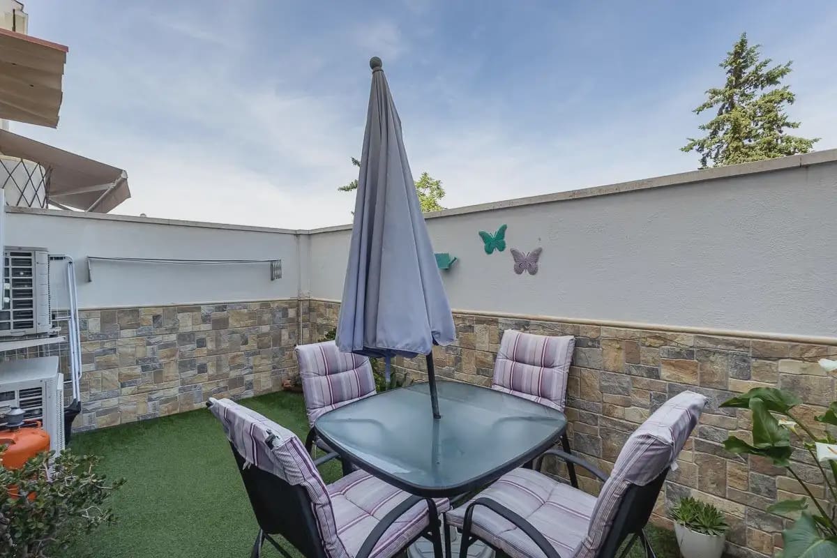4 slaapkamer Rijtjeshuis te koop in Cajar met garage - € 248.000 (Ref: 9889704)