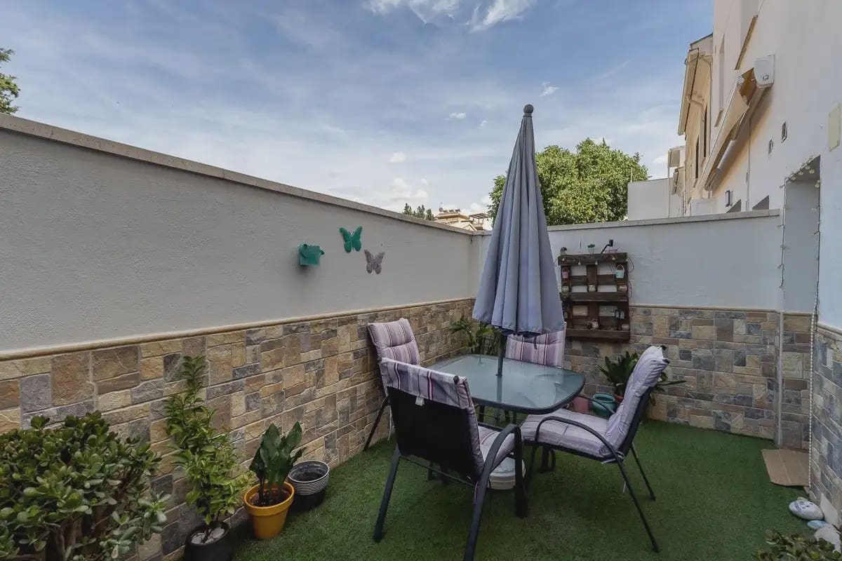4 slaapkamer Rijtjeshuis te koop in Cajar met garage - € 248.000 (Ref: 9889704)