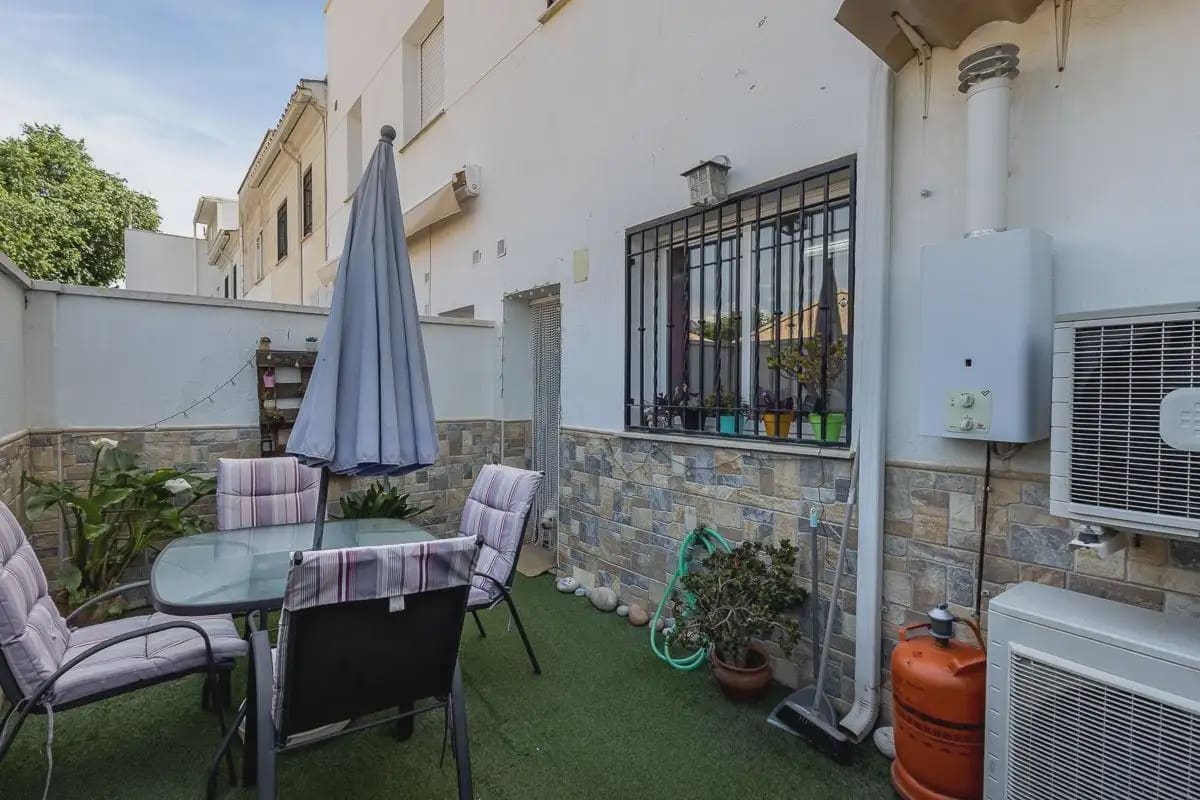 4 slaapkamer Rijtjeshuis te koop in Cajar met garage - € 248.000 (Ref: 9889704)