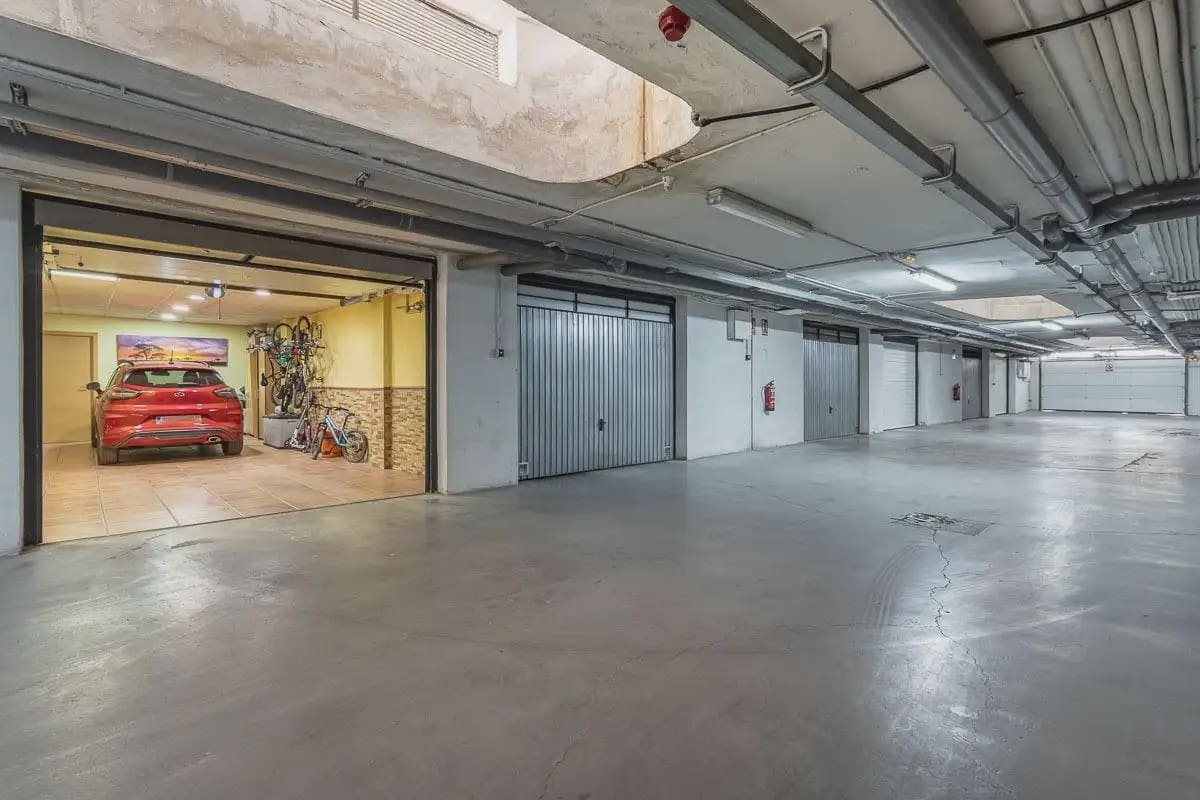 4 slaapkamer Rijtjeshuis te koop in Cajar met garage - € 248.000 (Ref: 9889704)