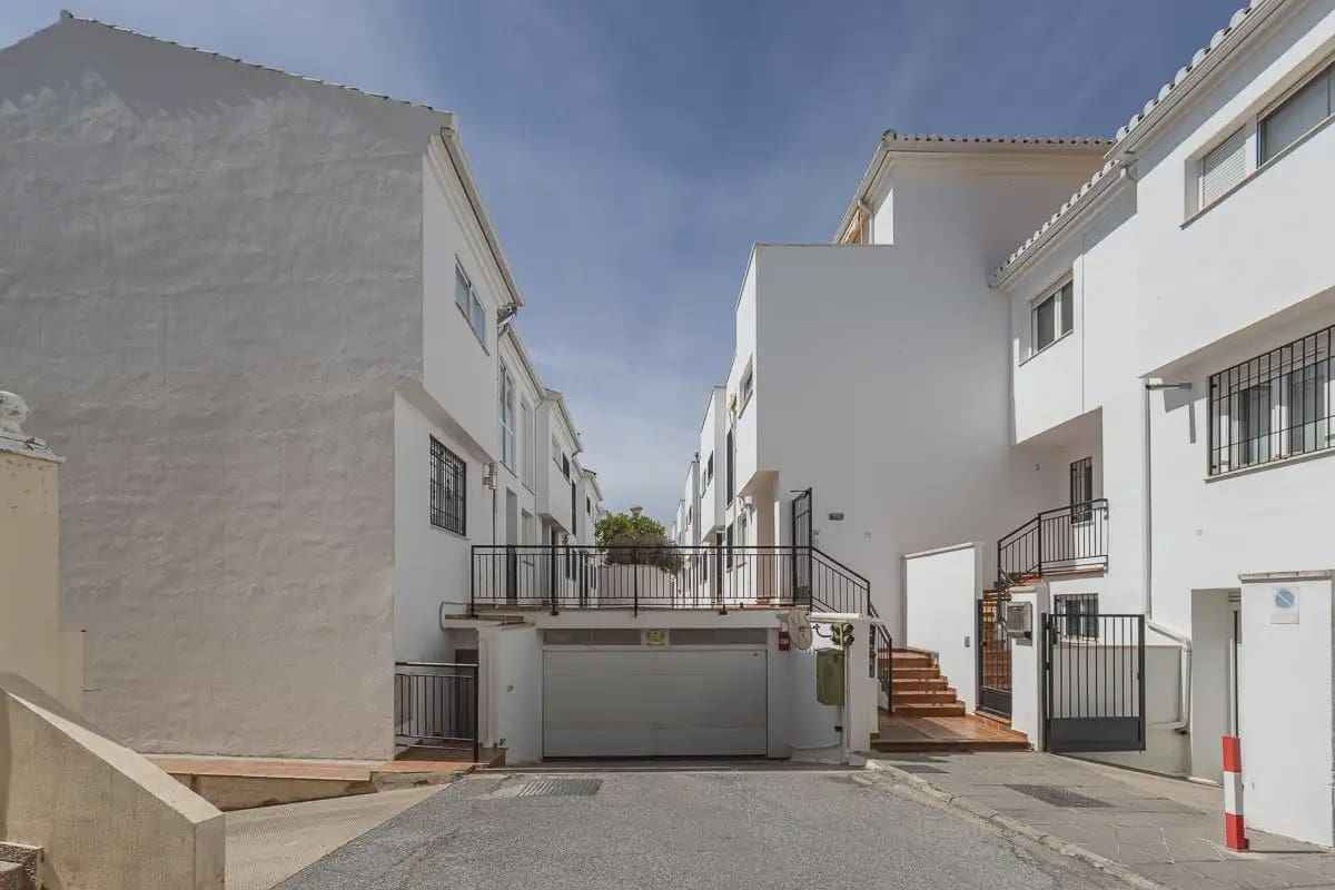 4 slaapkamer Rijtjeshuis te koop in Cajar met garage - € 248.000 (Ref: 9889704)