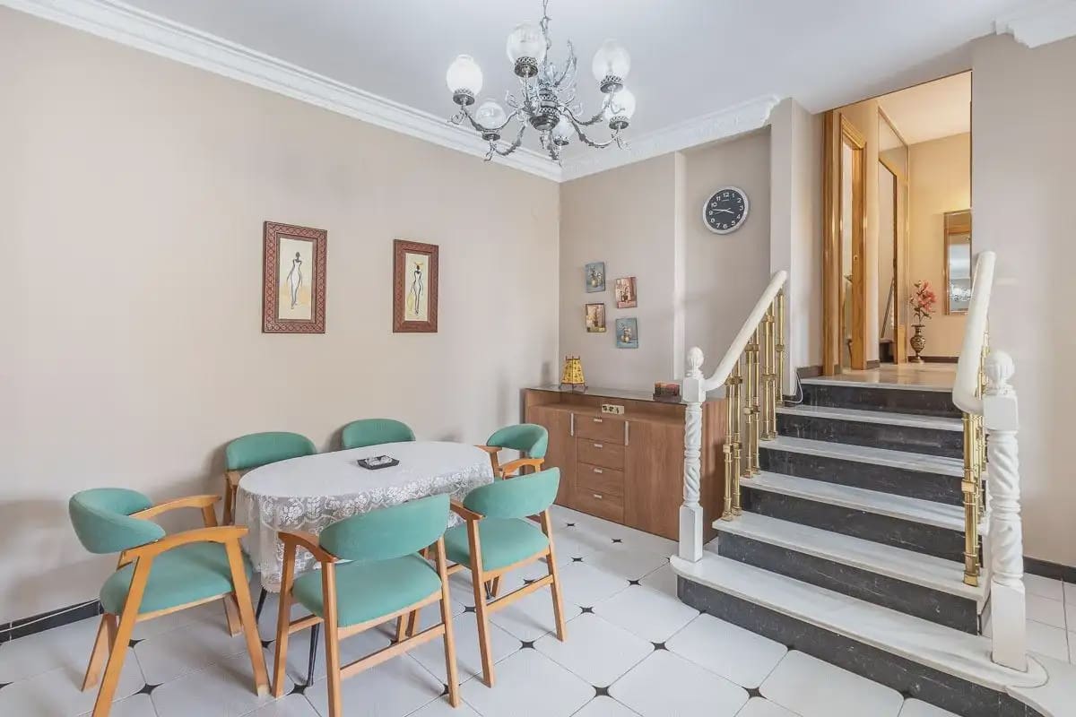 Adosado de 3 habitaciones en Ogíjares en venta con piscina garaje - 370.000 € (Ref: 9889706)
