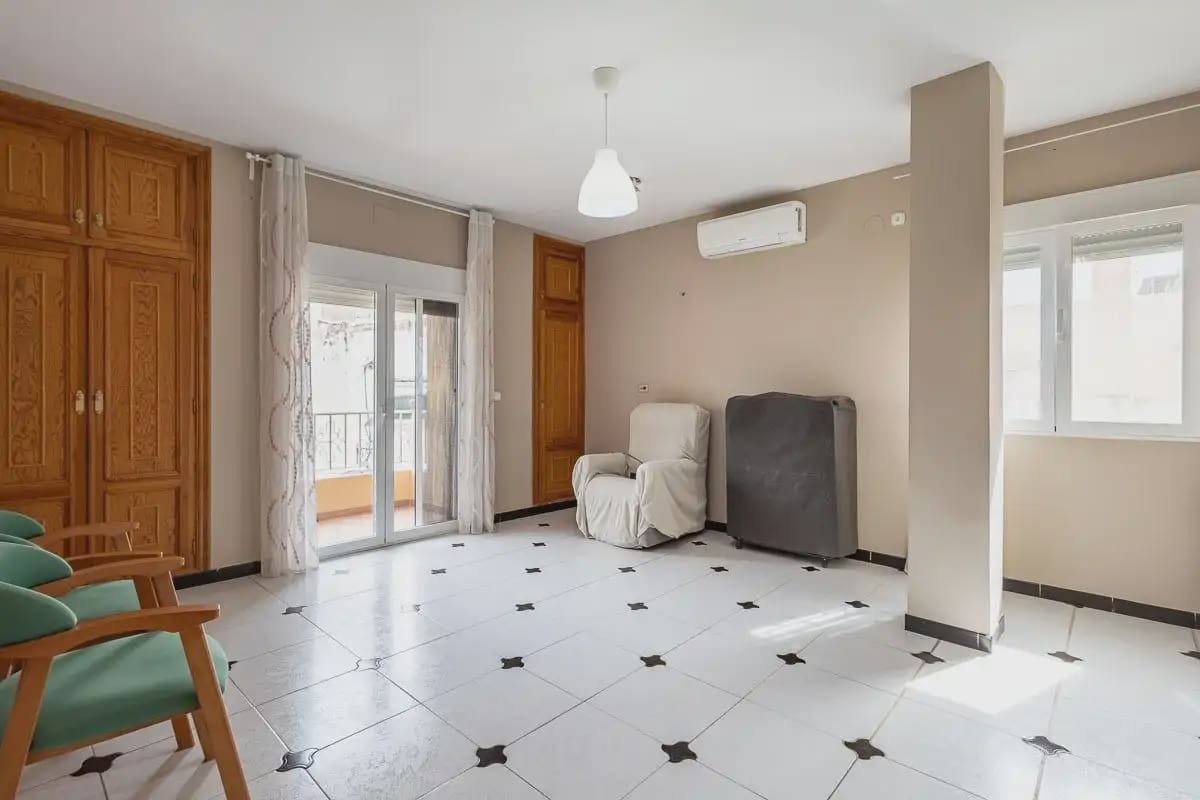 Adosado de 3 habitaciones en Ogíjares en venta con piscina garaje - 370.000 € (Ref: 9889706)