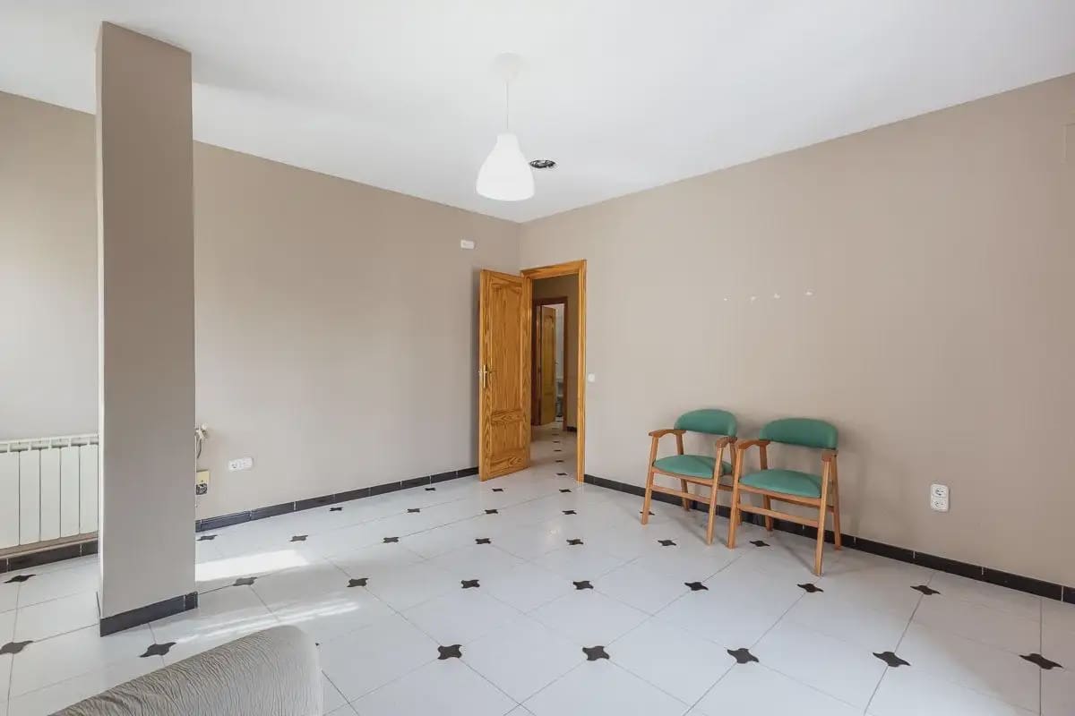 Adosado de 3 habitaciones en Ogíjares en venta con piscina garaje - 370.000 € (Ref: 9889706)