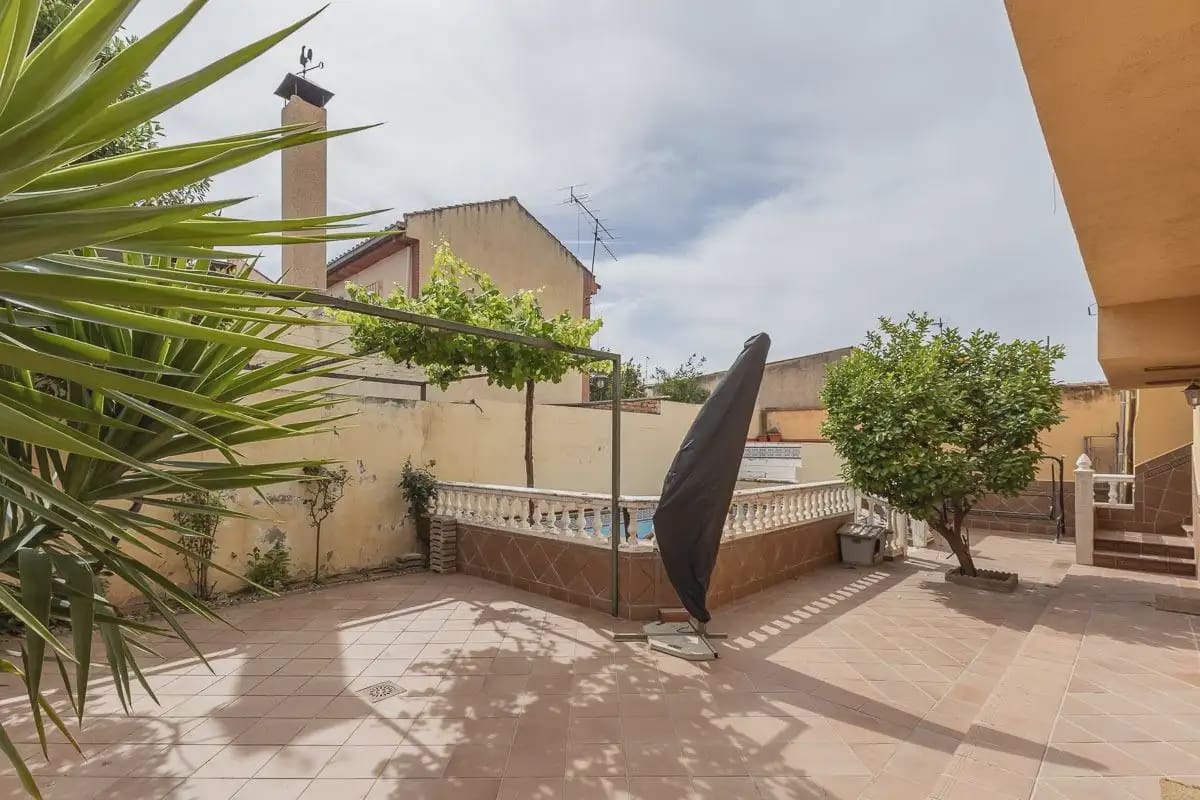 Adosado de 3 habitaciones en Ogíjares en venta con piscina garaje - 370.000 € (Ref: 9889706)