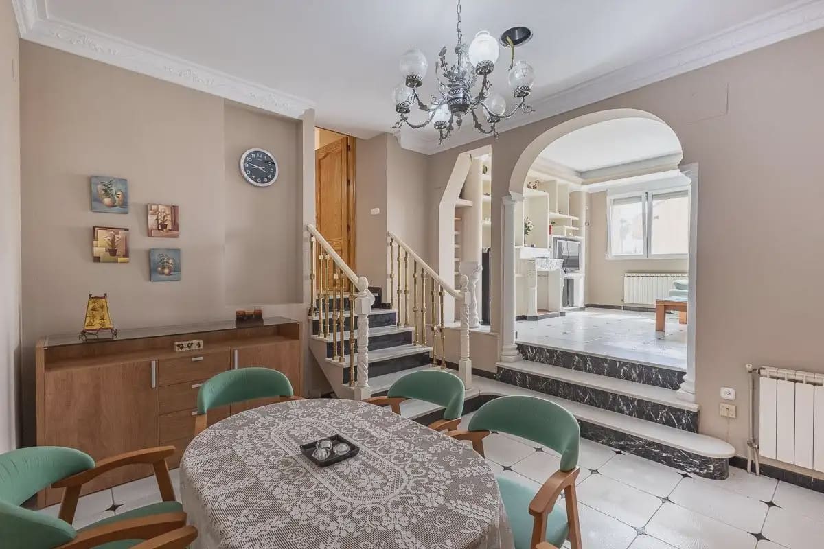 Adosado de 3 habitaciones en Ogíjares en venta con piscina garaje - 370.000 € (Ref: 9889706)