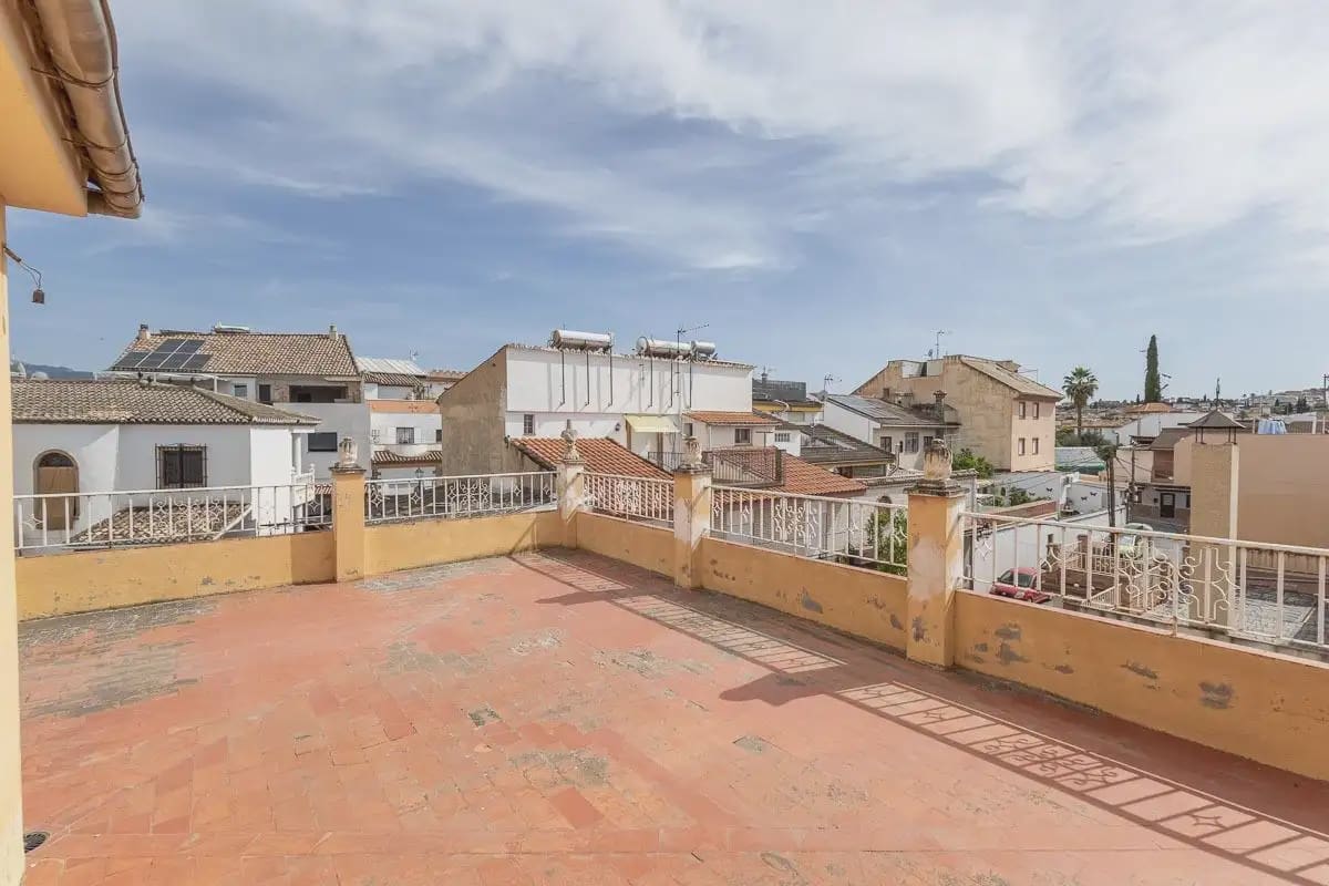 Adosado de 3 habitaciones en Ogíjares en venta con piscina garaje - 370.000 € (Ref: 9889706)