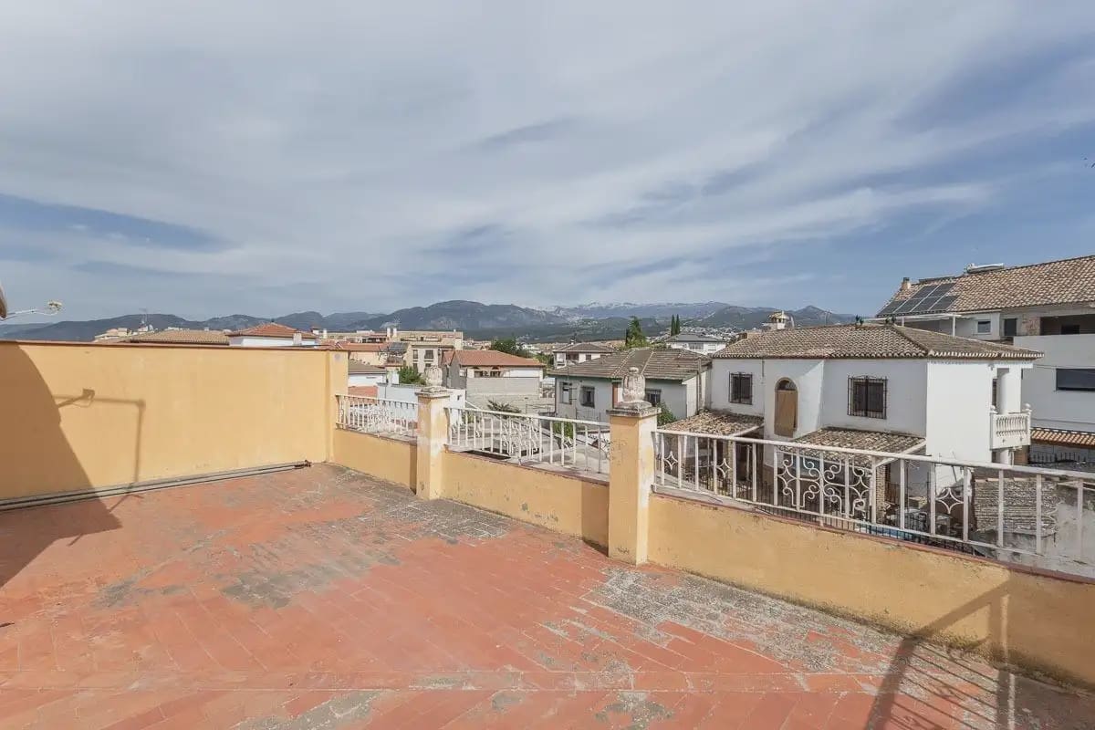 Adosado de 3 habitaciones en Ogíjares en venta con piscina garaje - 370.000 € (Ref: 9889706)