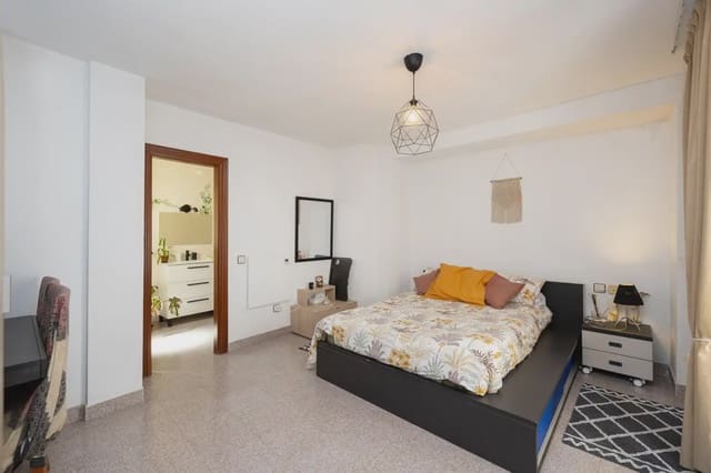 Pareado de 5 habitaciones en Güéjar Sierra en venta - 175.000 € (Ref: 9889707)