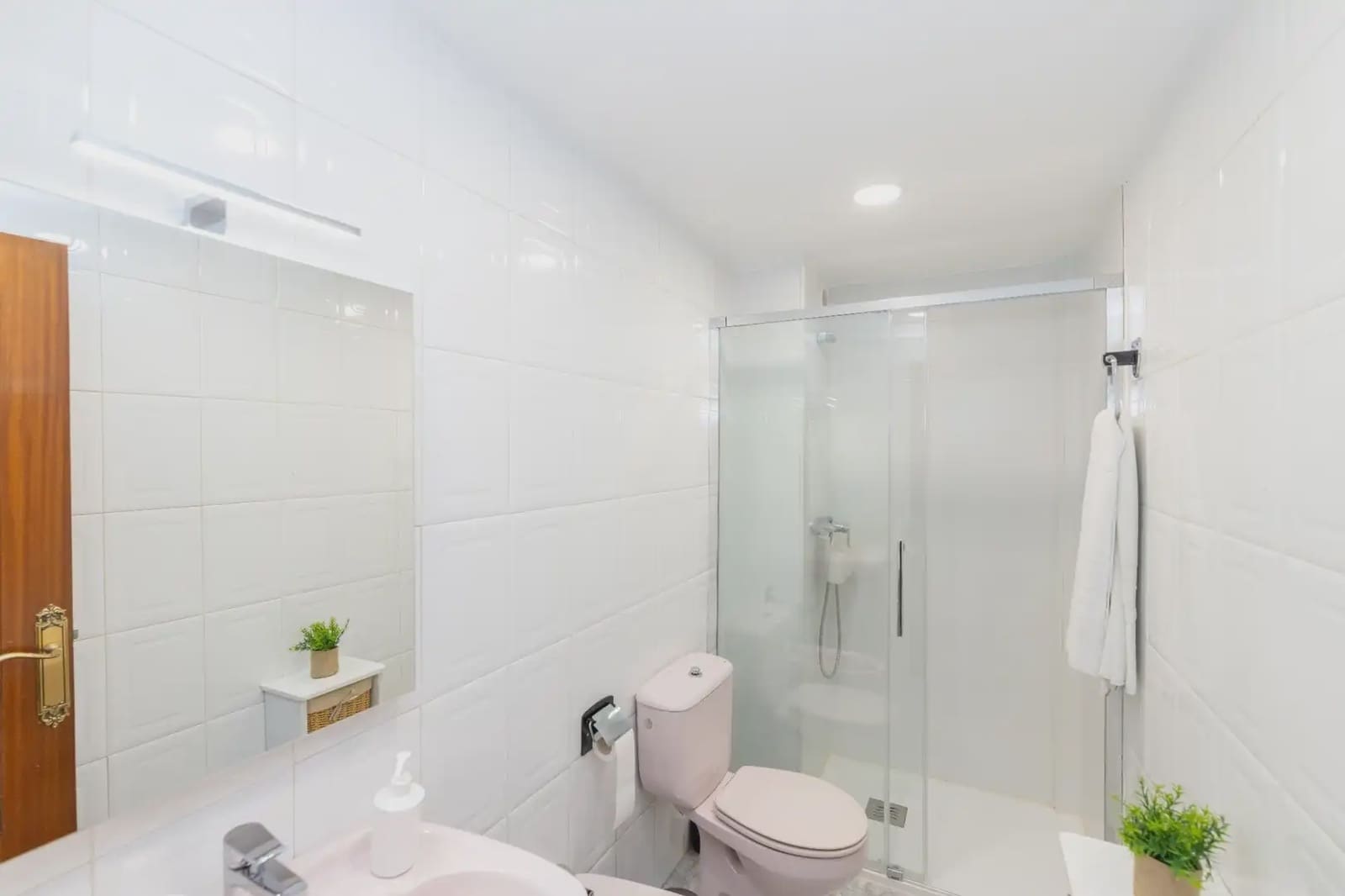 2 sypialnia Mieszkanie do wynajęcia w Miasto Grenada - 850 € (Ref: 9890662)