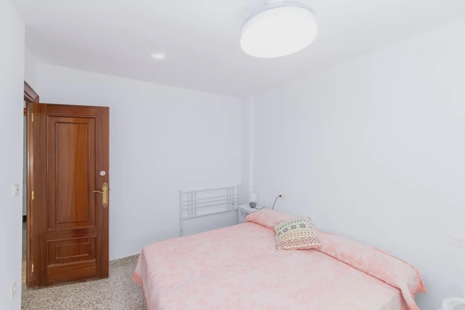 2 sypialnia Mieszkanie do wynajęcia w Miasto Grenada - 850 € (Ref: 9890662)