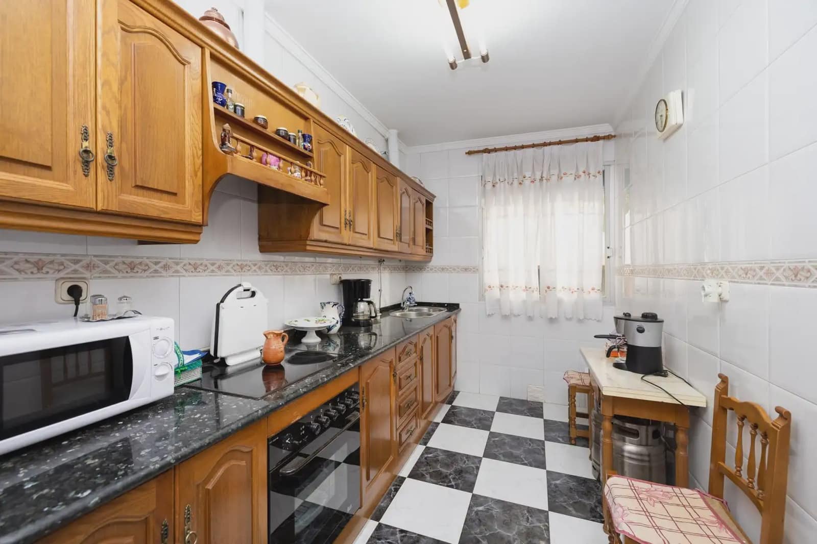 5 soveværelse Byhus til salg i Lanjaron - € 225.000 (Ref: 9890664)