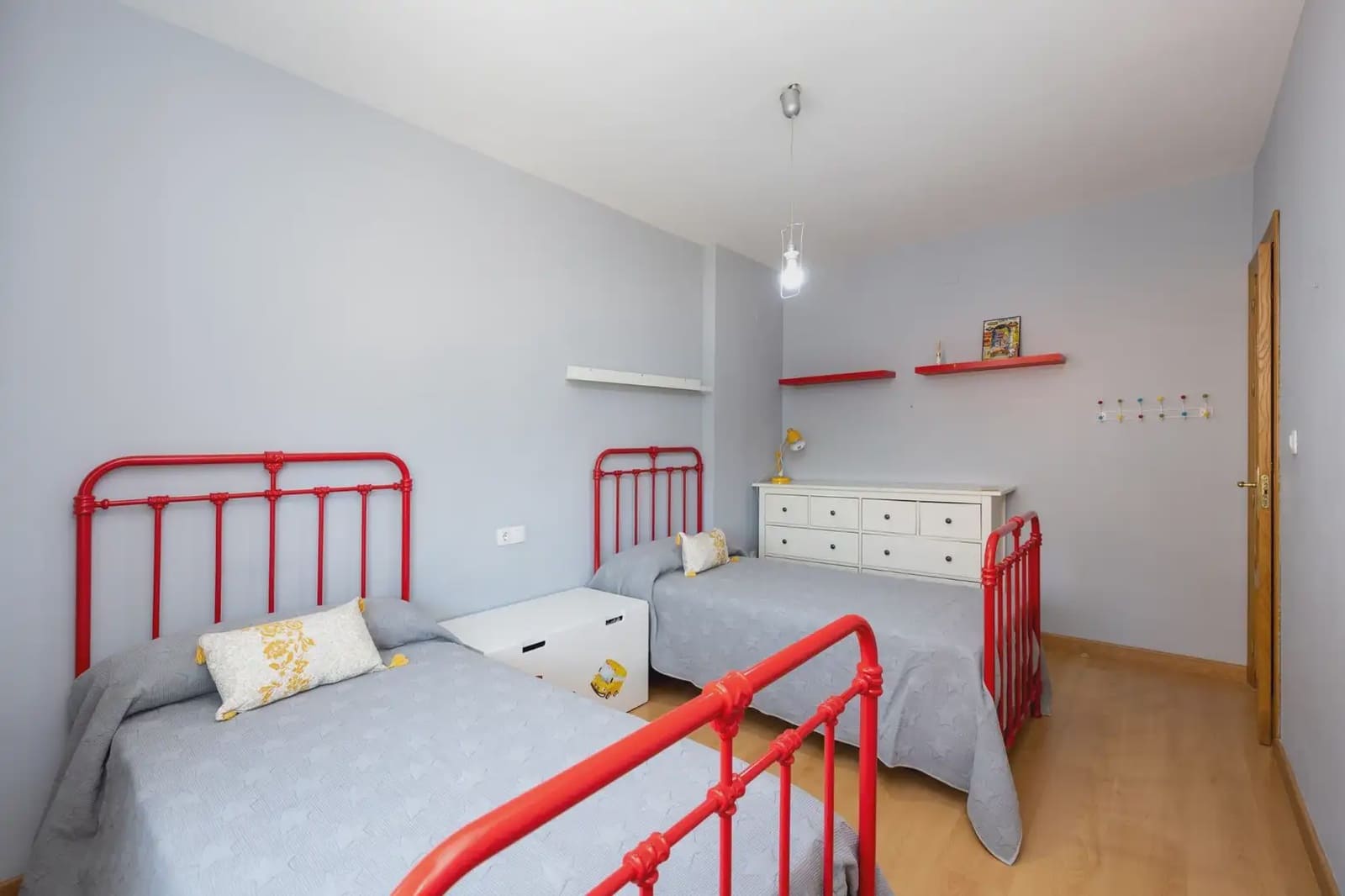 5 chambre Villa/Maison Semi-Mitoyenne à vendre à Vegas del Genil avec garage - 265 000 € (Ref: 9890665)