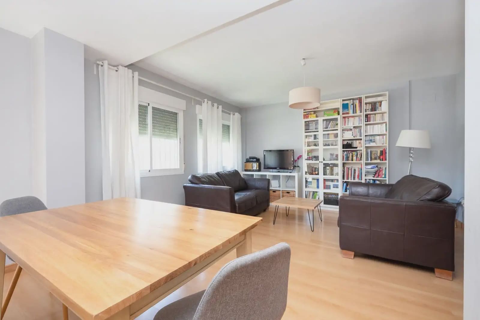 5 chambre Villa/Maison Semi-Mitoyenne à vendre à Vegas del Genil avec garage - 265 000 € (Ref: 9890665)