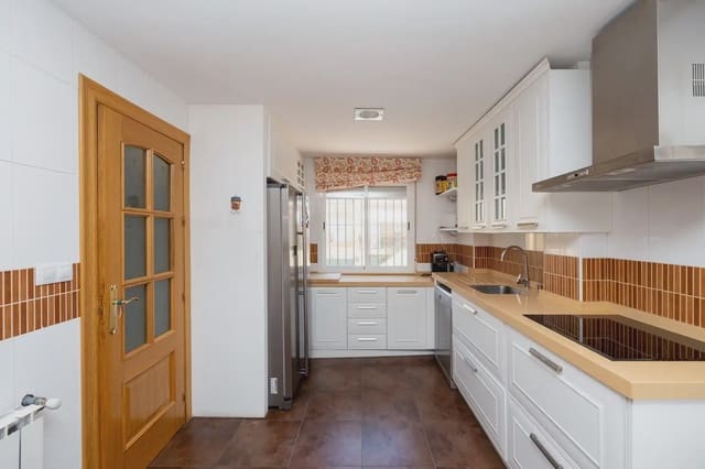 5 chambre Villa/Maison Semi-Mitoyenne à vendre à Belicena, Vegas del Genil avec garage - 265 000 € (Ref: 9890665)