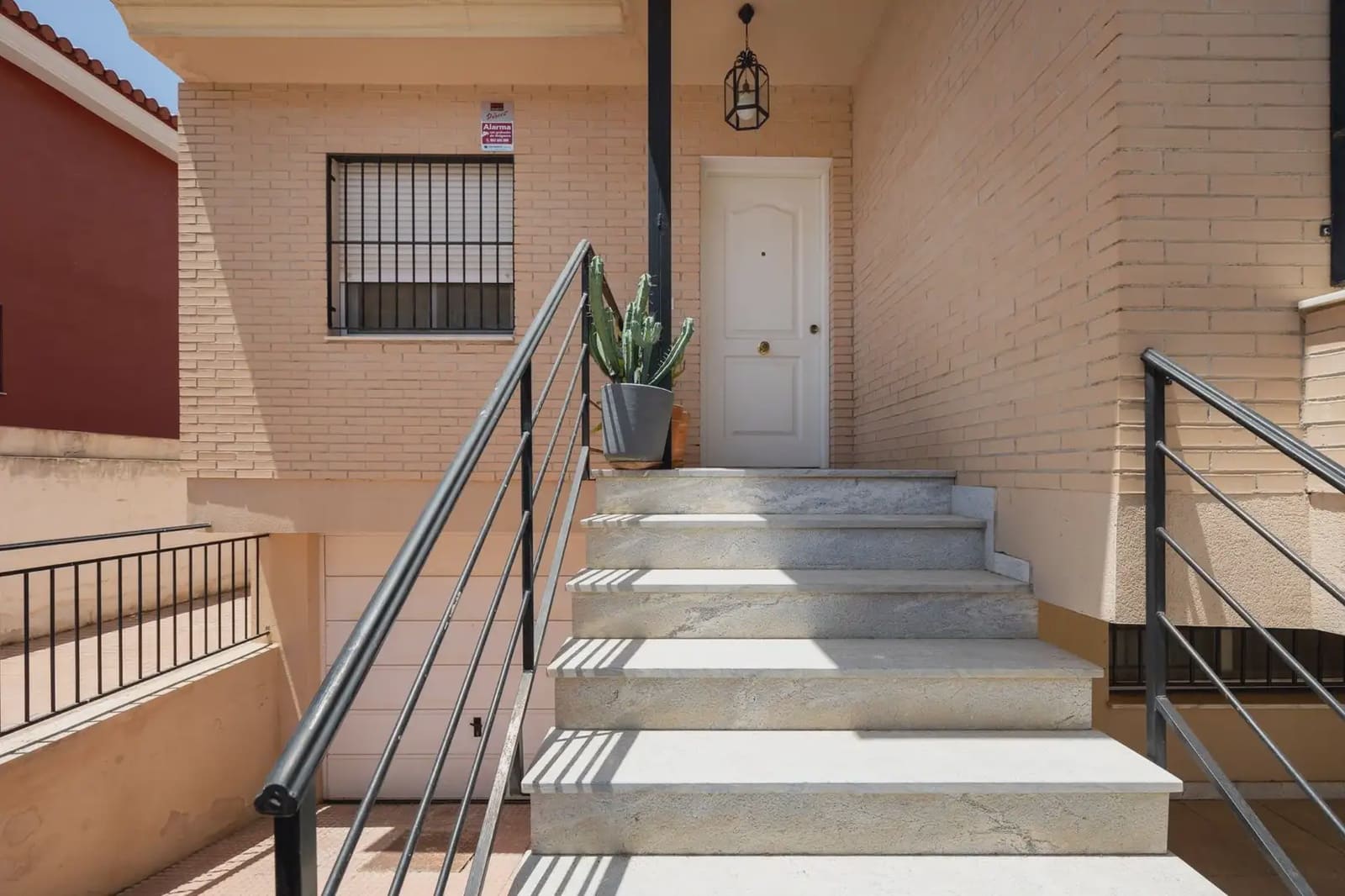 5 chambre Villa/Maison Semi-Mitoyenne à vendre à Vegas del Genil avec garage - 265 000 € (Ref: 9890665)
