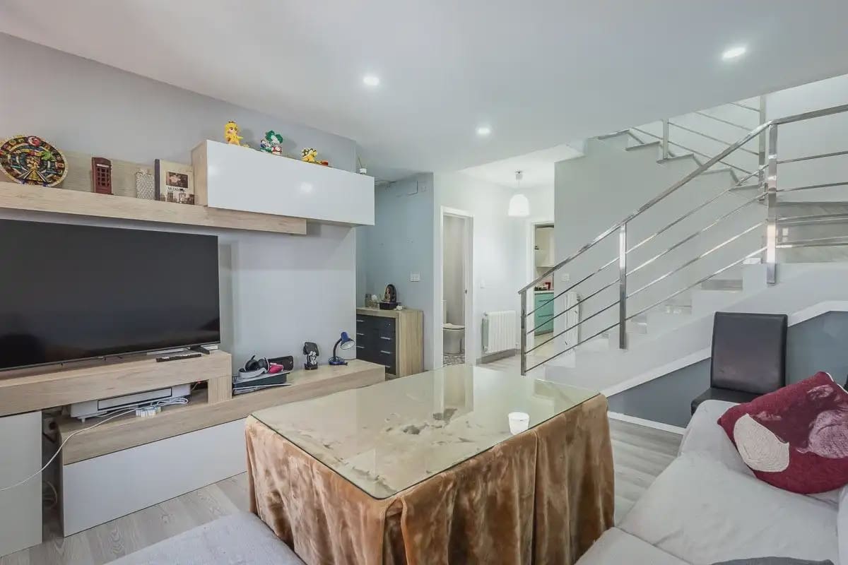 3 quarto Casa em Banda para venda em Gojar com garagem - 249 000 € (Ref: 9890666)