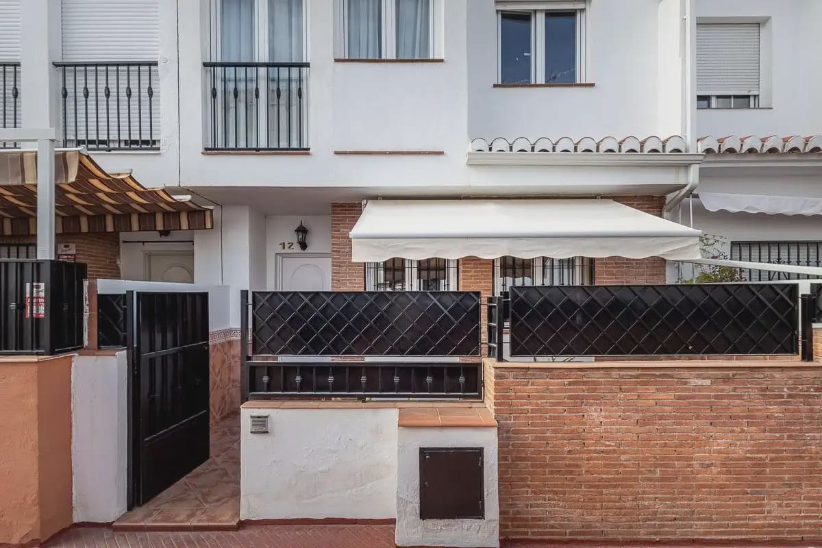 3 quarto Casa em Banda para venda em Gojar com garagem - 249 000 € (Ref: 9890666)