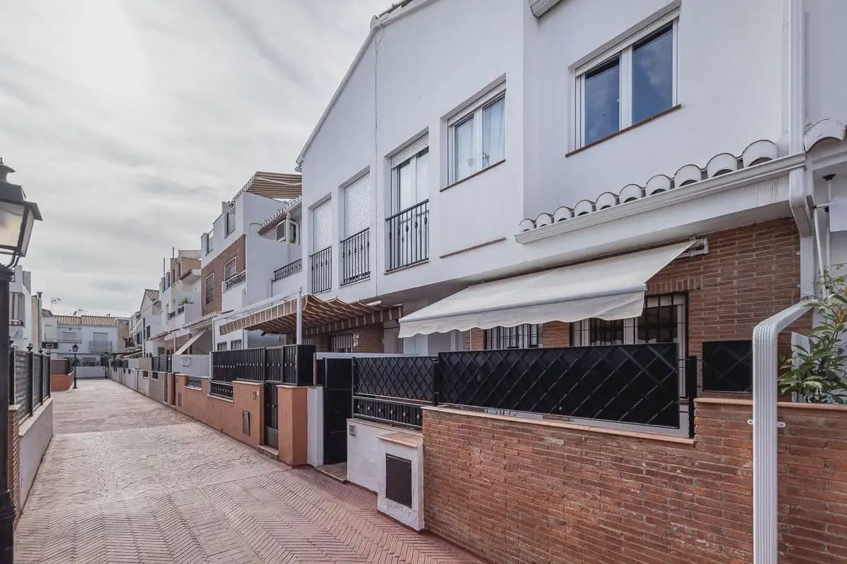 3 quarto Casa em Banda para venda em Gojar com garagem - 249 000 € (Ref: 9890666)
