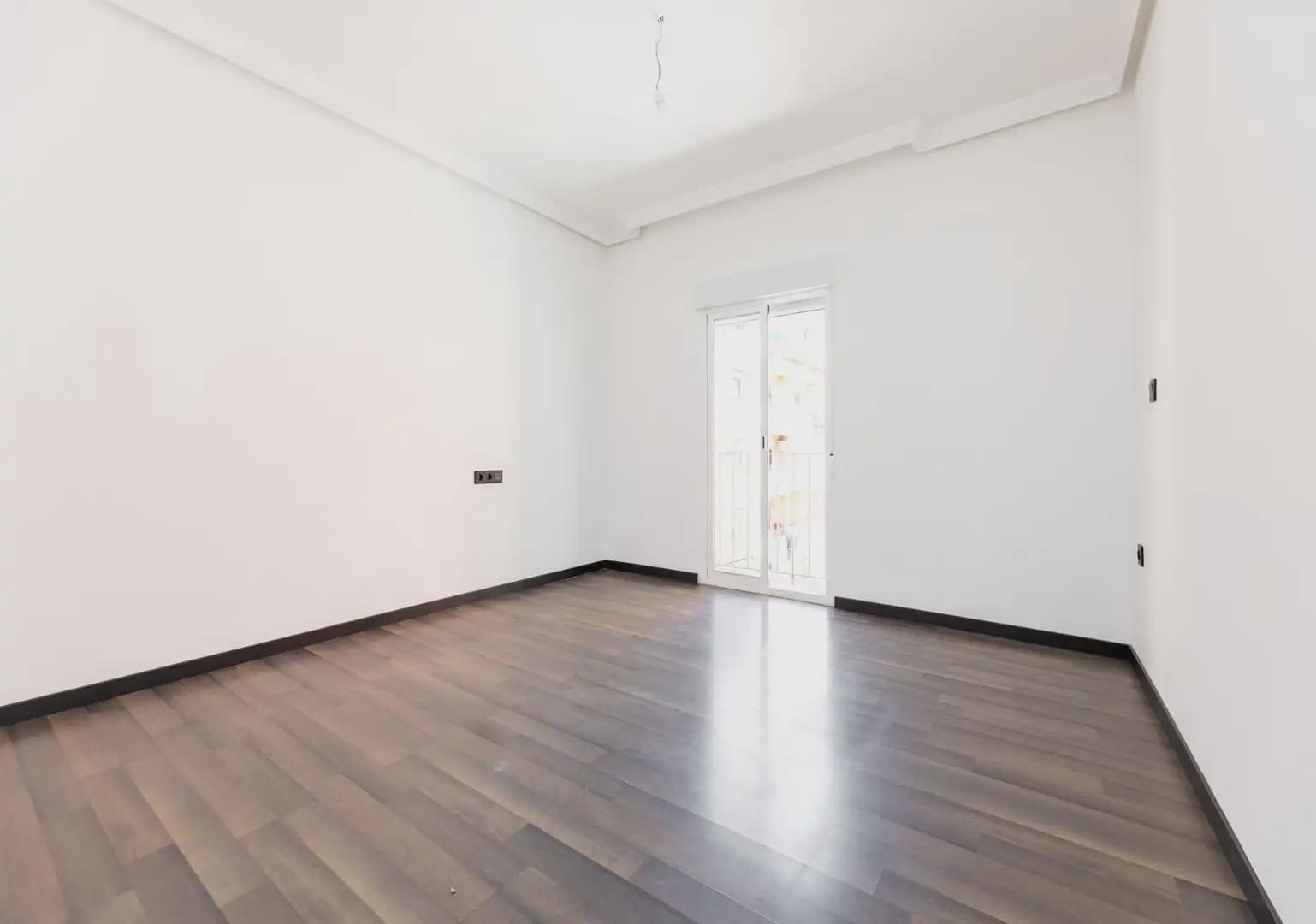 Piso de 3 habitaciones en Granada ciudad en venta - 139.000 € (Ref: 9891376)