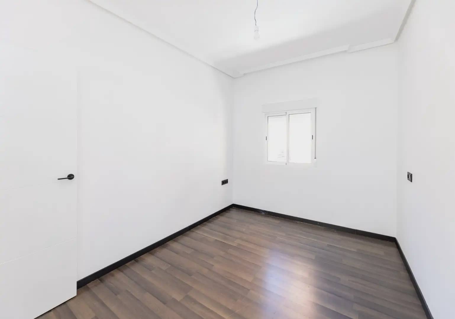 Piso de 3 habitaciones en Granada ciudad en venta - 139.000 € (Ref: 9891376)