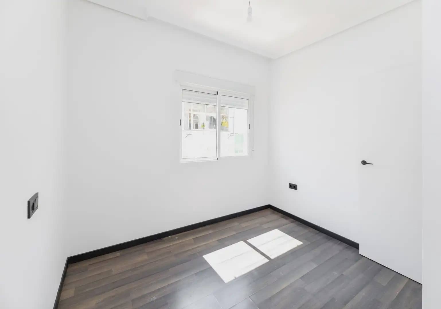 Piso de 3 habitaciones en Granada ciudad en venta - 139.000 € (Ref: 9891376)