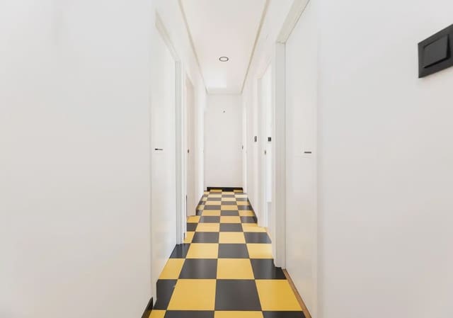 Piso de 3 habitaciones en Angustias - Chana - Encina, Granada ciudad en venta - 139.000 € (Ref: 9891376)