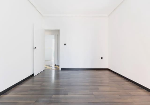 Piso de 3 habitaciones en Angustias - Chana - Encina, Granada ciudad en venta - 139.000 € (Ref: 9891376)