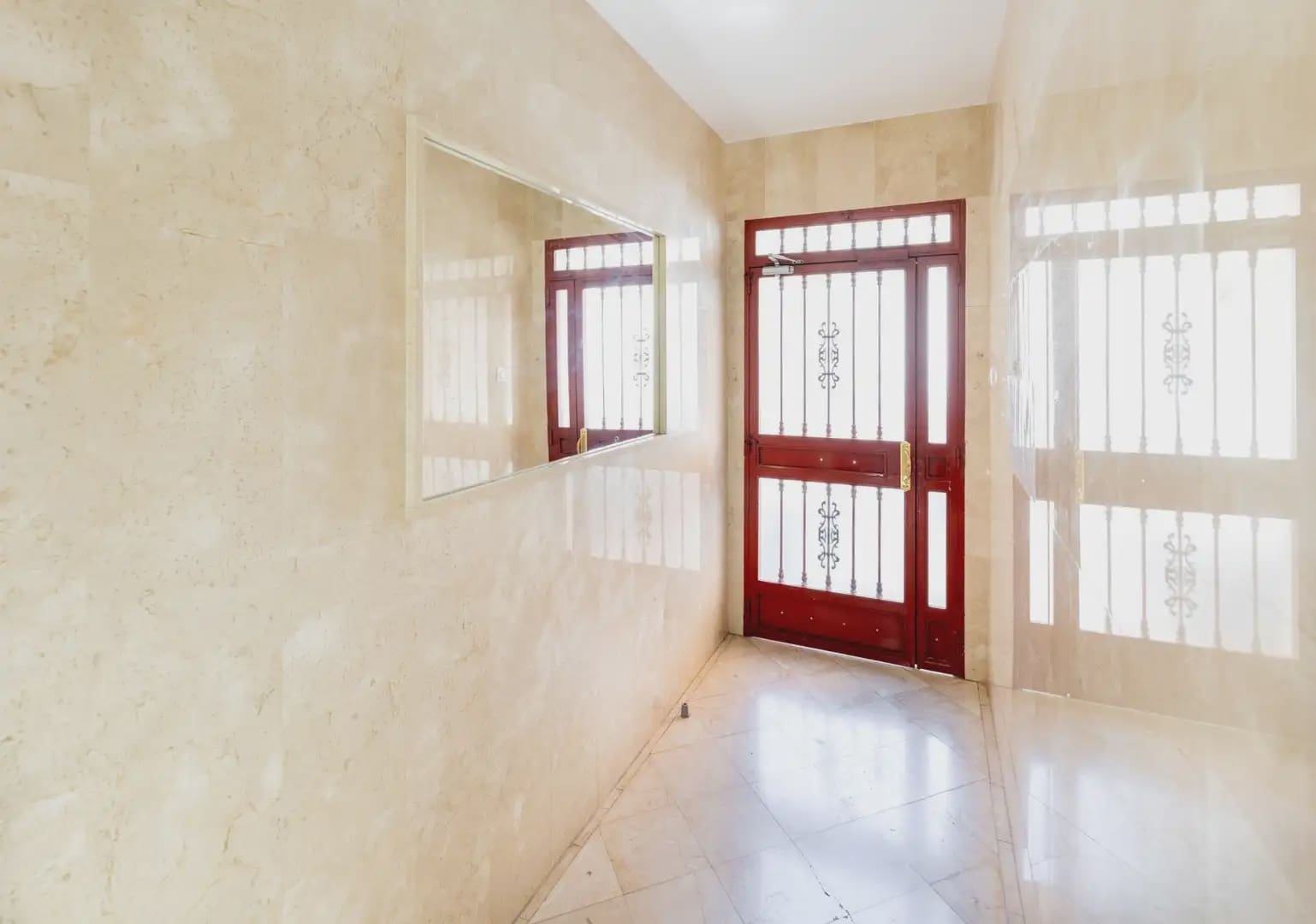 Piso de 3 habitaciones en Granada ciudad en venta - 139.000 € (Ref: 9891376)