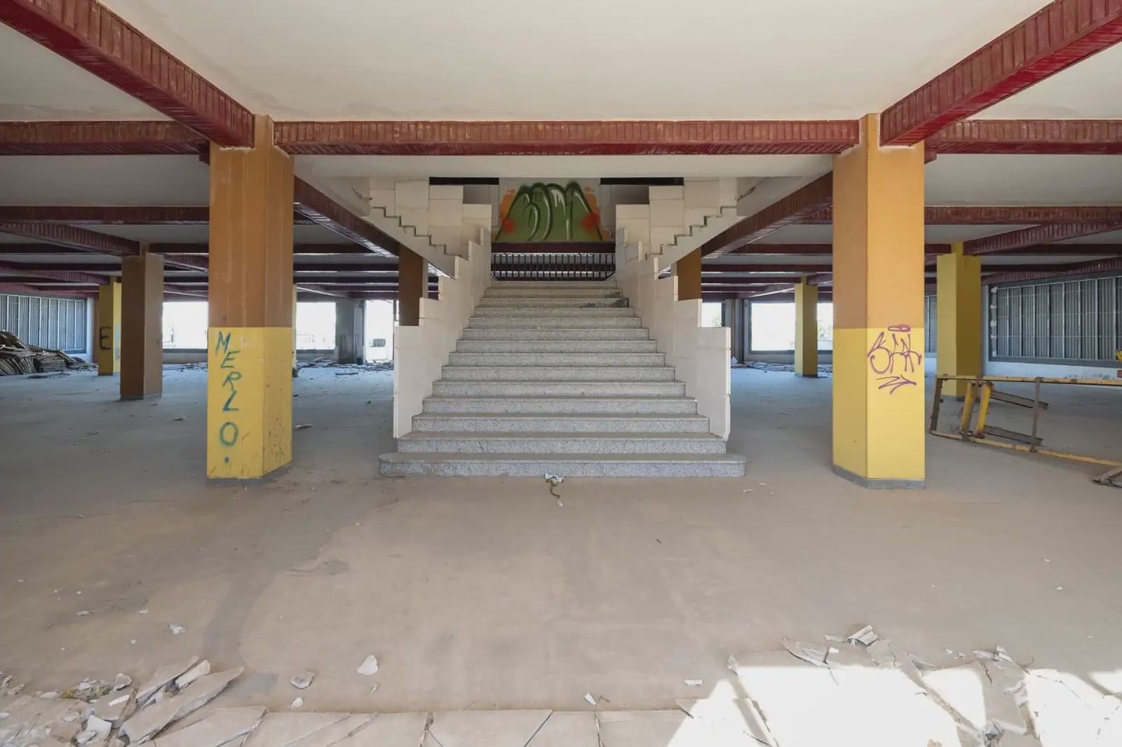 Comercial para venda em Albolote - 3 000 000 € (Ref: 9892951)
