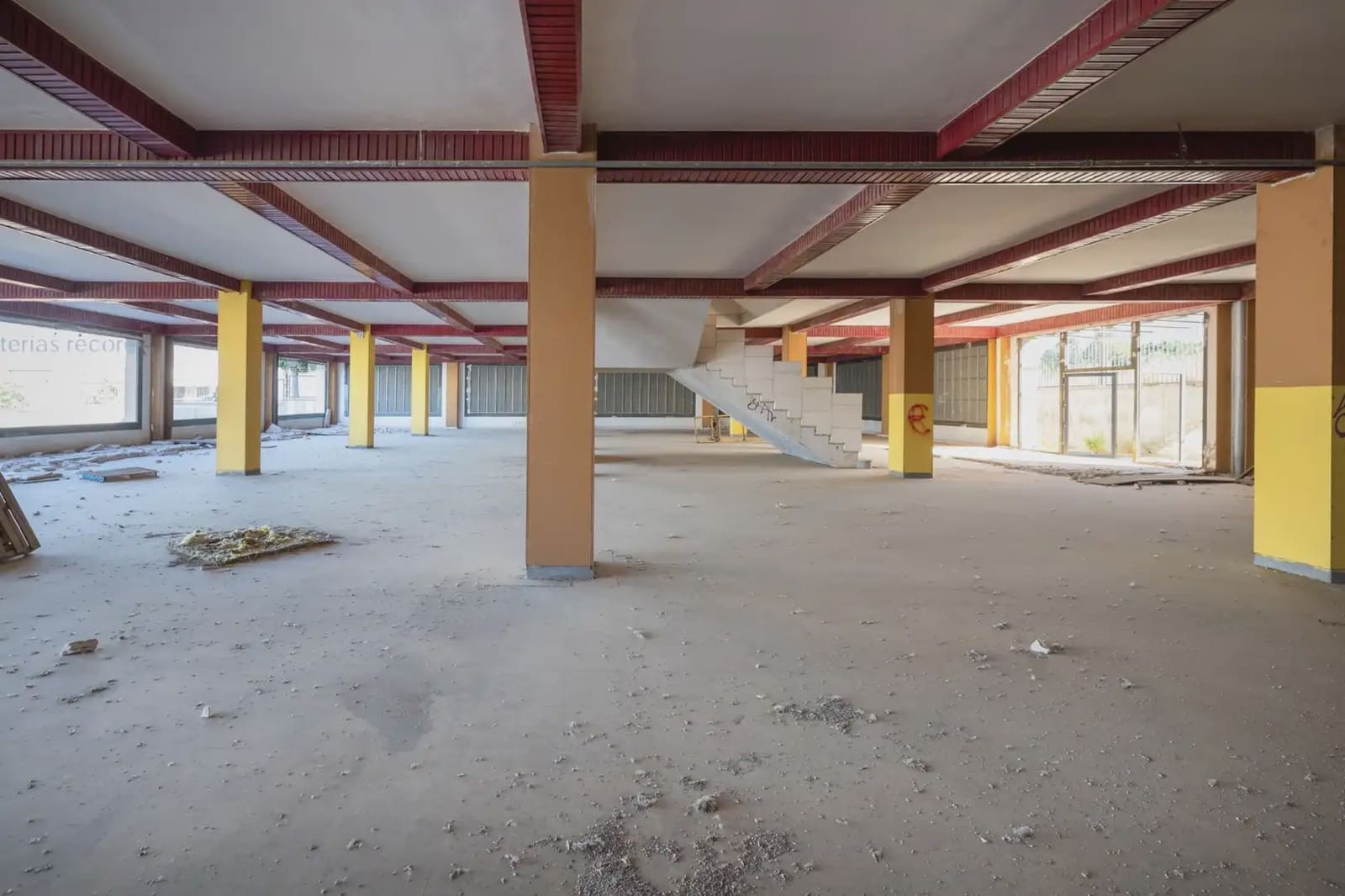 Comercial para venda em Albolote - 3 000 000 € (Ref: 9892951)