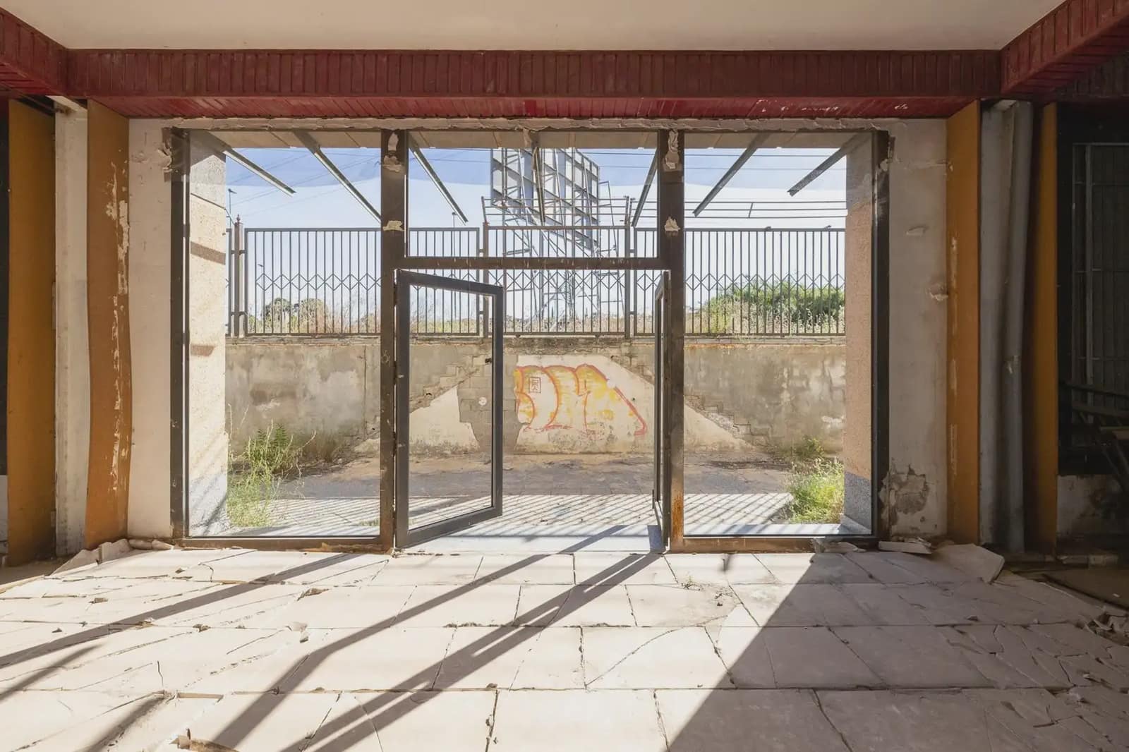 Comercial para venda em Albolote - 3 000 000 € (Ref: 9892951)