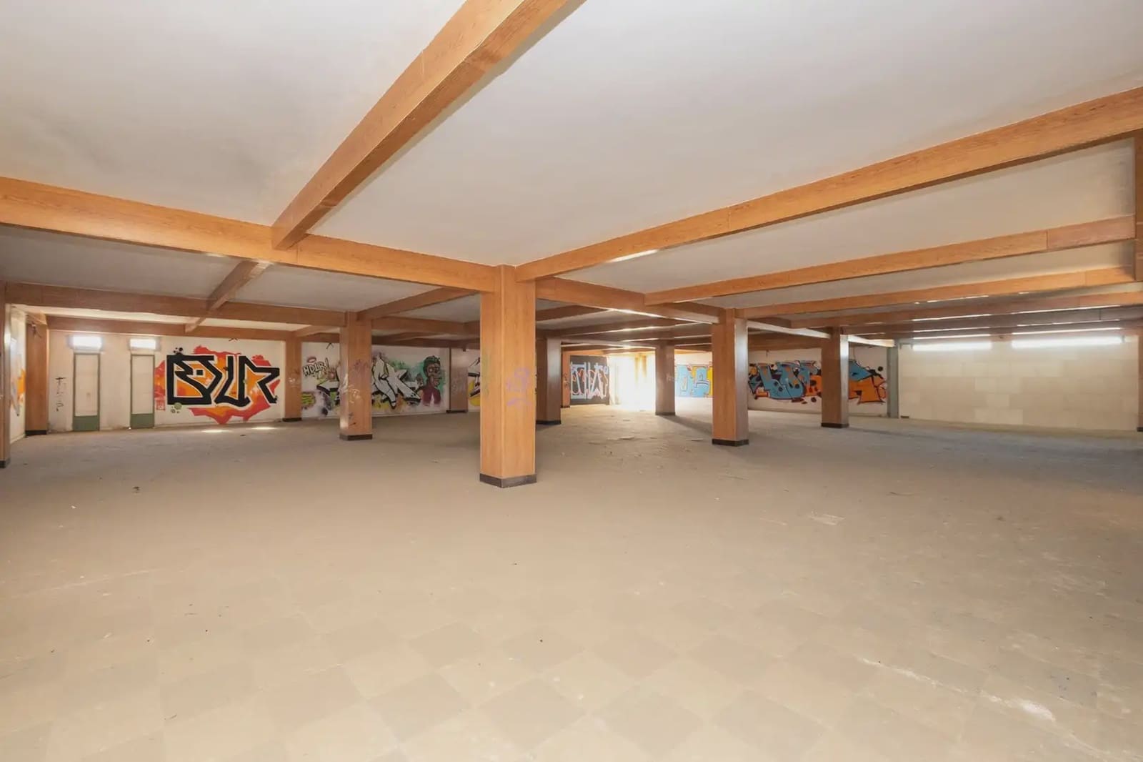 Comercial para venda em Albolote - 3 000 000 € (Ref: 9892951)