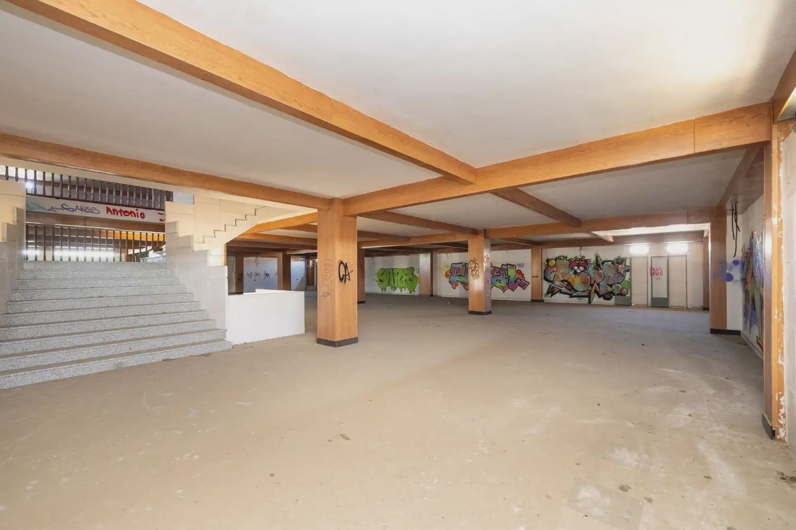 Comercial para venda em Albolote - 3 000 000 € (Ref: 9892951)