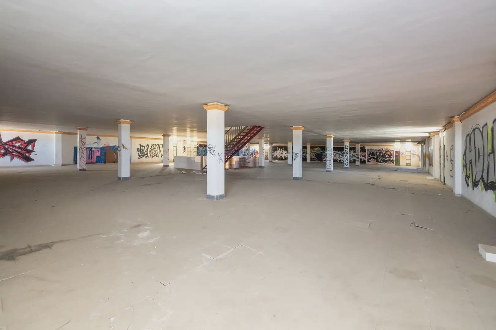 Comercial para venda em Albolote - 3 000 000 € (Ref: 9892951)