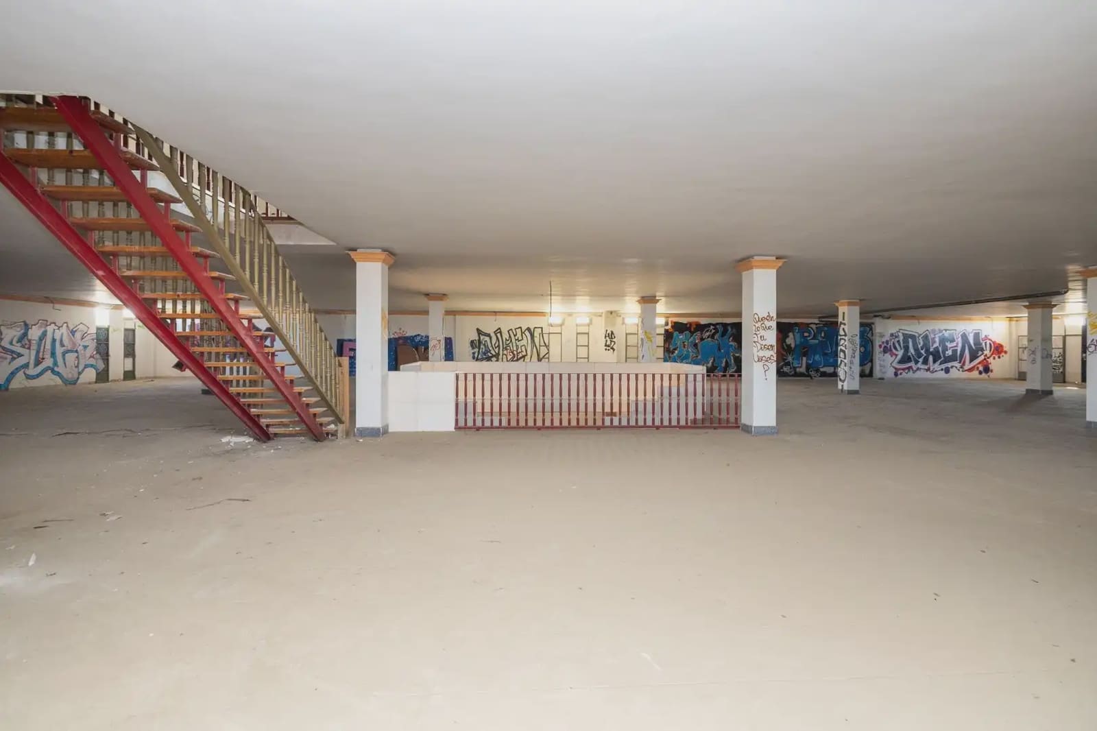 Comercial para venda em Albolote - 3 000 000 € (Ref: 9892951)
