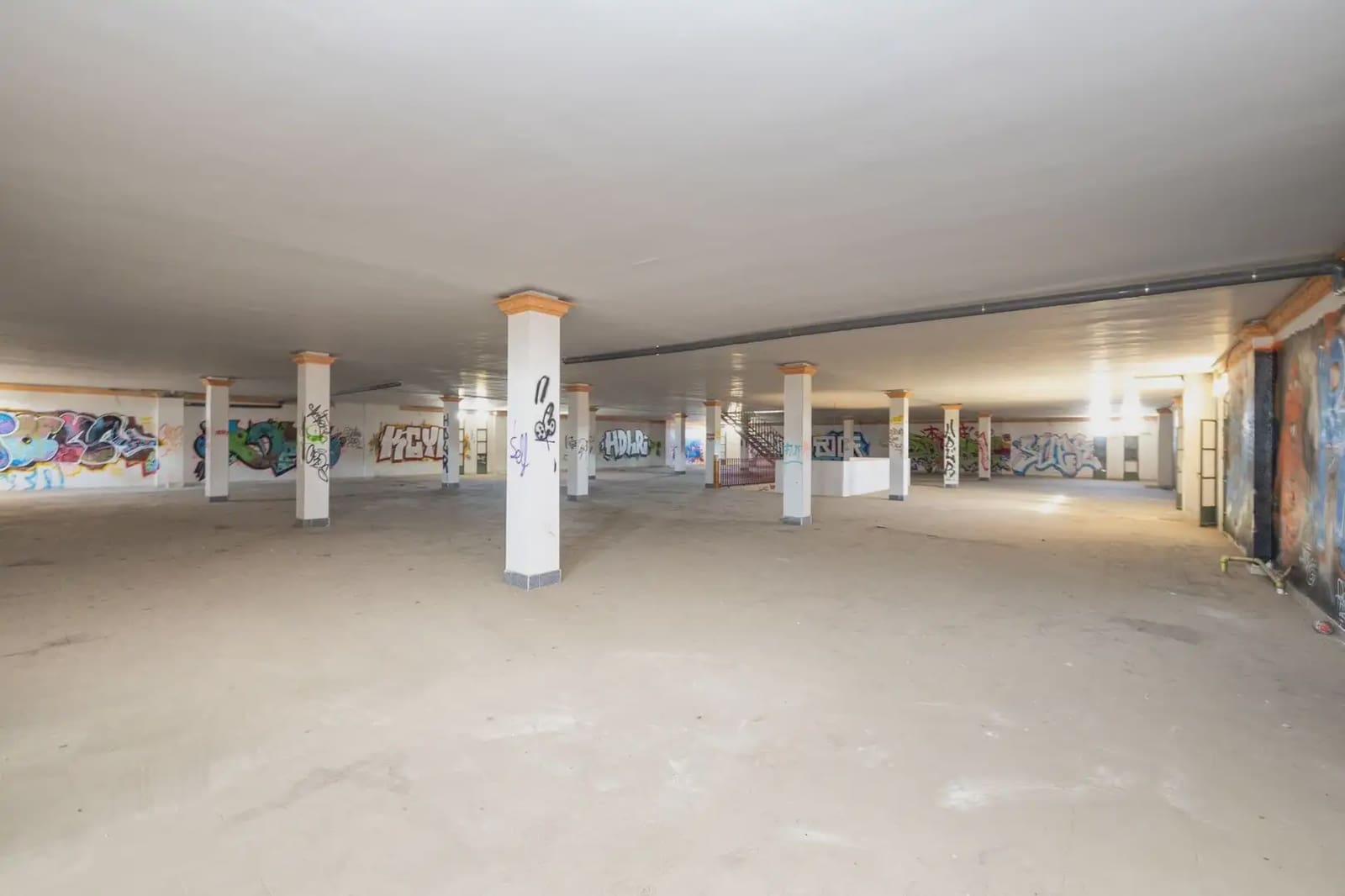 Comercial para venda em Albolote - 3 000 000 € (Ref: 9892951)