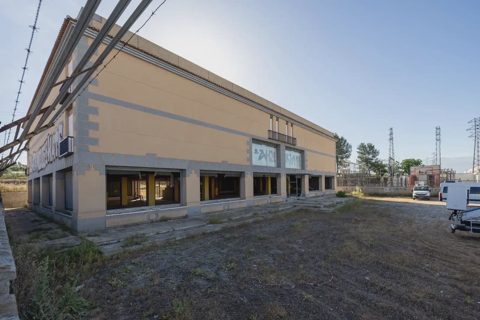Comercial para venda em Albolote - 3 000 000 € (Ref: 9892951)