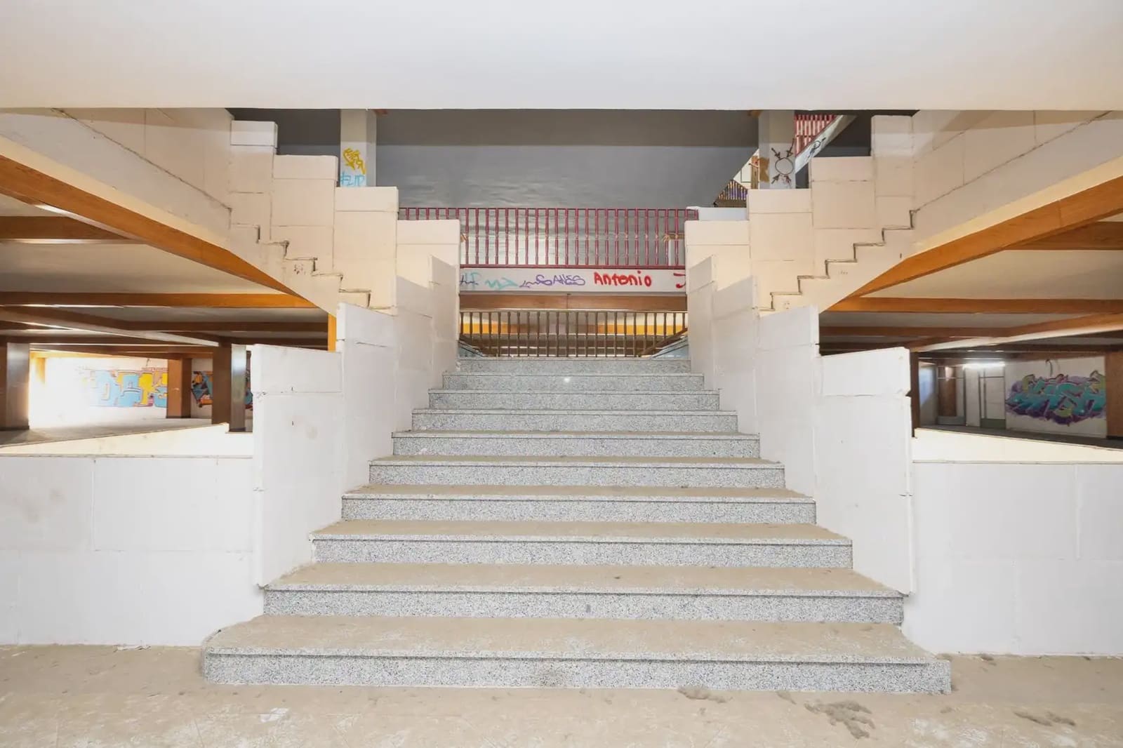 Comercial para venda em Albolote - 3 000 000 € (Ref: 9892951)