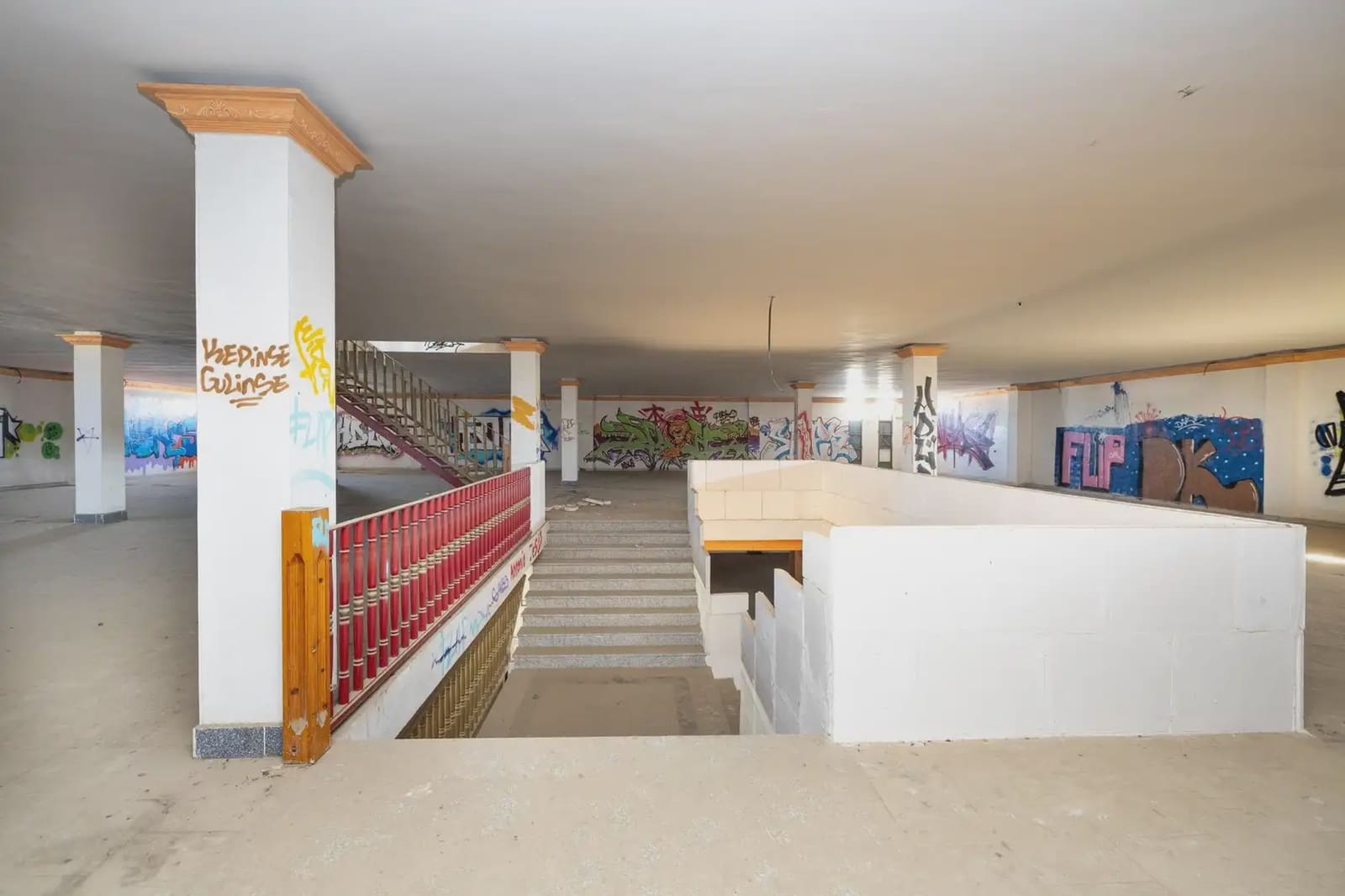 Comercial para venda em Albolote - 3 000 000 € (Ref: 9892951)