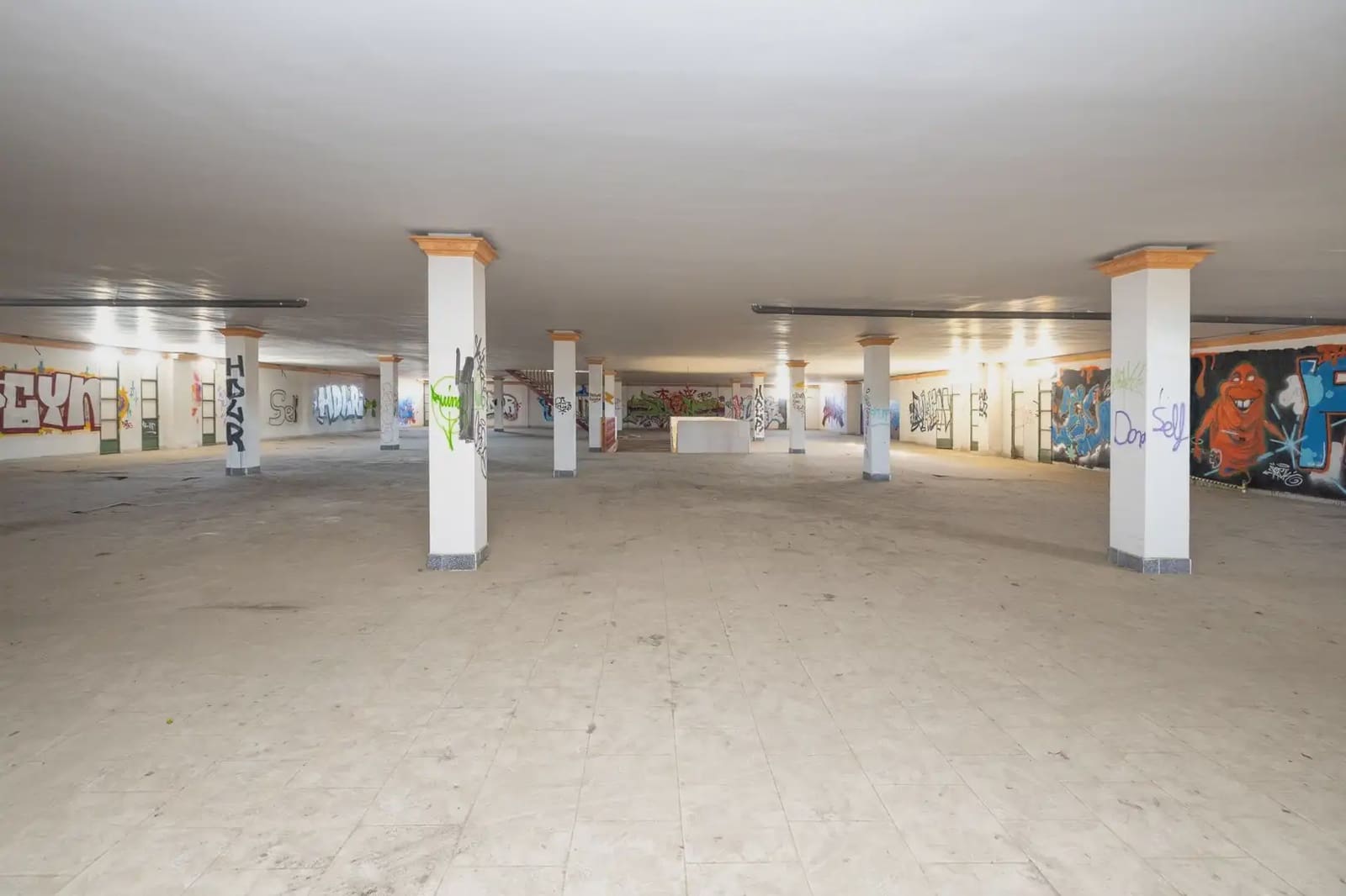 Comercial para venda em Albolote - 3 000 000 € (Ref: 9892951)