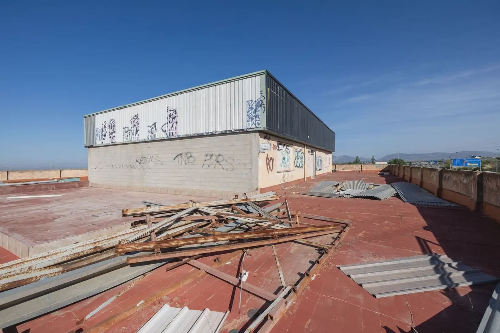 Comercial para venda em Albolote - 3 000 000 € (Ref: 9892951)