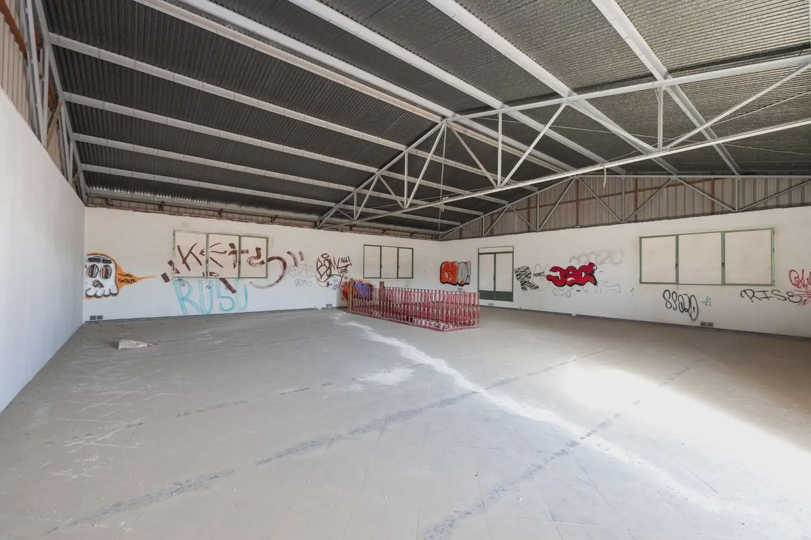 Comercial para venda em Albolote - 3 000 000 € (Ref: 9892951)