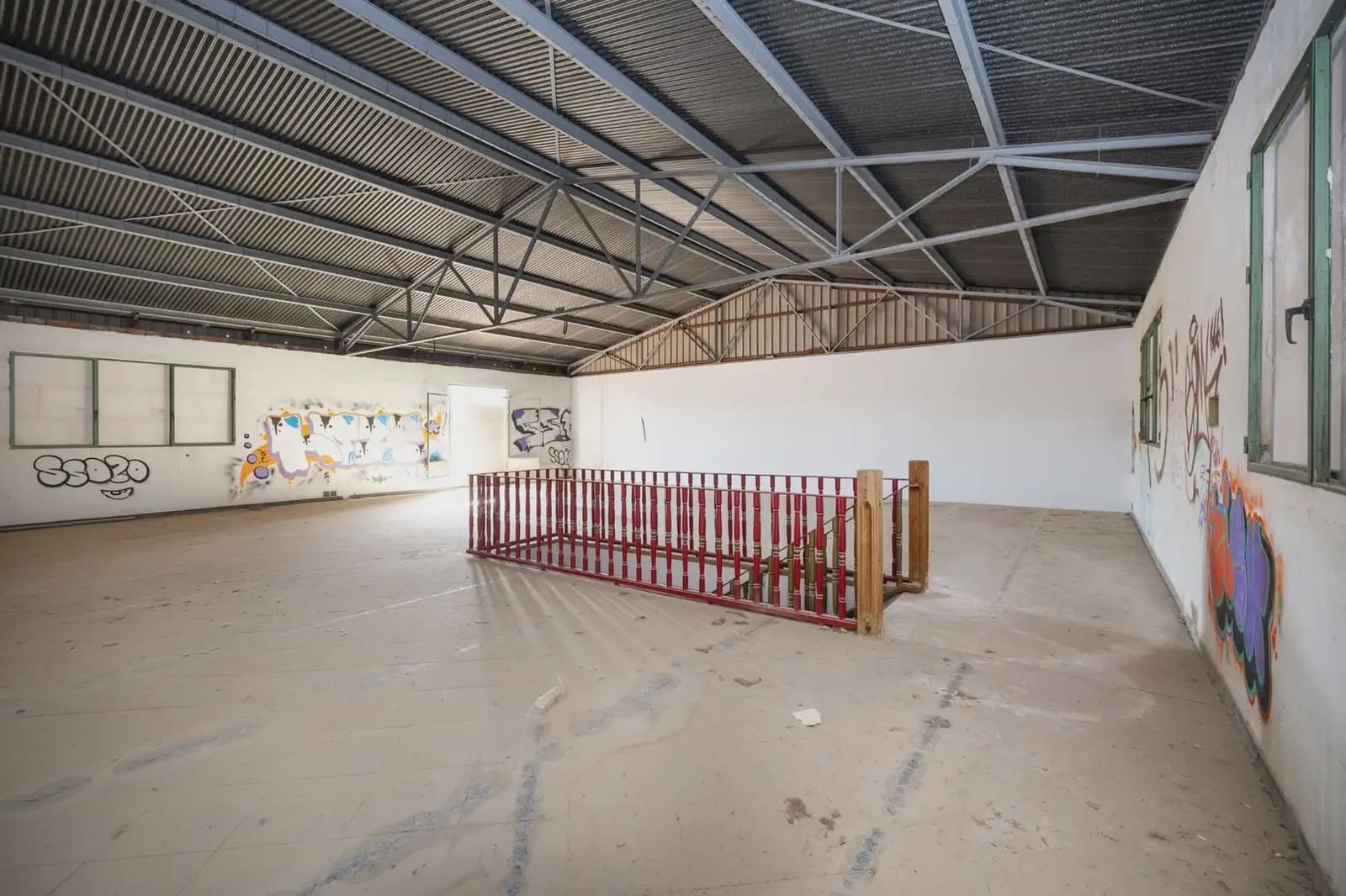Comercial para venda em Albolote - 3 000 000 € (Ref: 9892951)