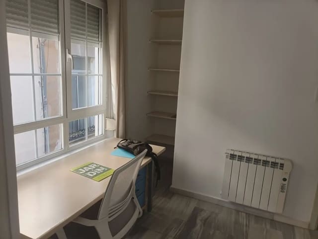 2 slaapkamer Flat te huur in Centro - Sagrario, Granada stad - € 850 (Ref: 9893538)