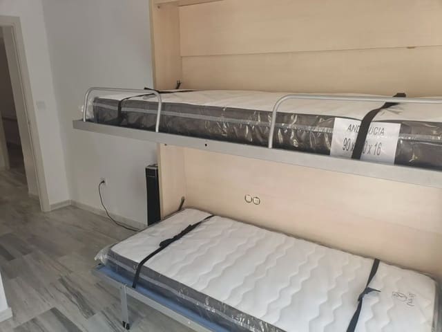 2 slaapkamer Flat te huur in Centro - Sagrario, Granada stad - € 850 (Ref: 9893538)