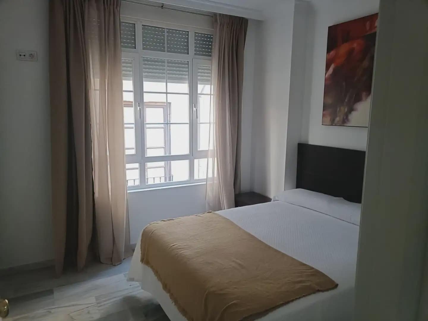 Piso de 2 habitaciones en Granada ciudad en alquiler - 850 € (Ref: 9893538)