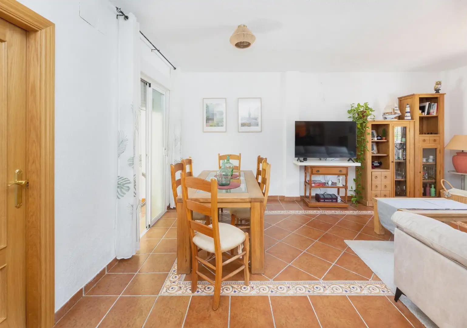 4 bedroom Townhouse for sale in La Zubia with pool garage - € 269,500 (Ref: 9893540)