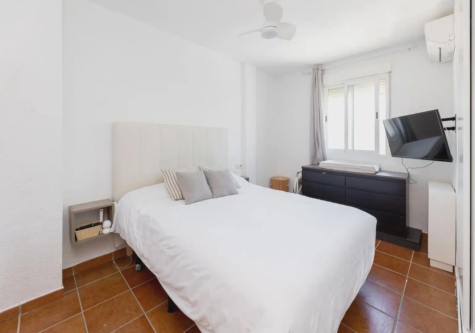 4 bedroom Townhouse for sale in La Zubia with pool garage - € 269,500 (Ref: 9893540)