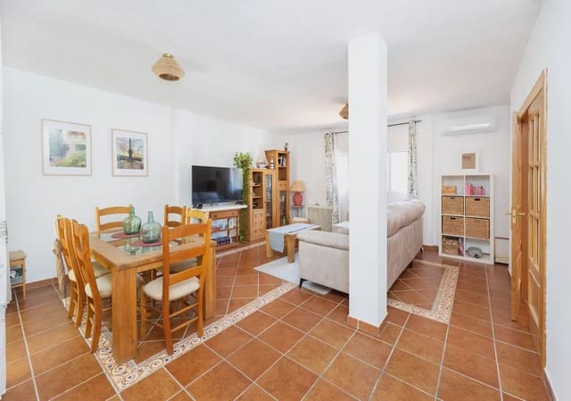 4 bedroom Townhouse for sale in La Zubia with pool garage - € 269,500 (Ref: 9893540)